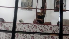 espiando a la vecina puta