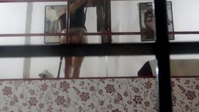 espiando a la vecina puta