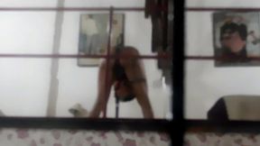espiando a la vecina puta