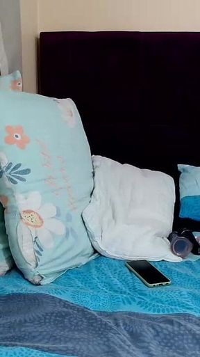 Ebony SSBBW Striptease