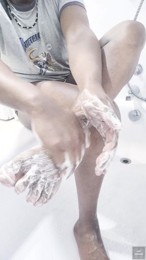 I Clean Sensually My Feet (2025)