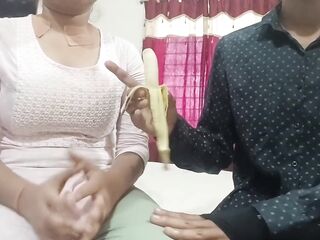 Jiju ne Sali ko banana (Kela) bol kar apne lund khila Diya virgin sali jor se chilaya jab jiju lund