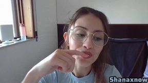 shanaxnow nose fetish eating boogers press nostrils moaning