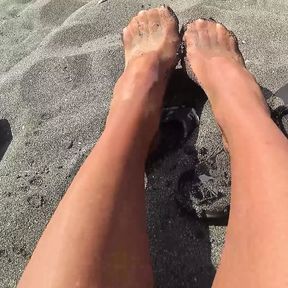 nylondelux nude pantyhose on the beach