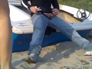 dopo 1 settimana di ciclo ero arrapata come una pazza e mi sono fatta scopare con three orgasmi al mare