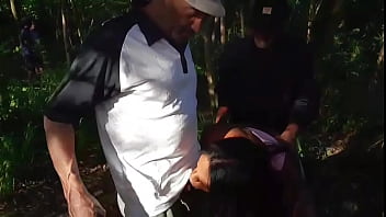 Negra dotadona com 25cm de rolona arrombou o rabao do passivo