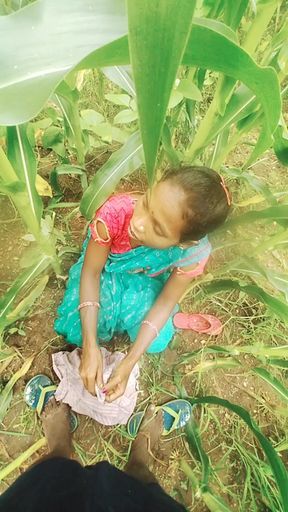 Sister-in-law called me to the field of maize today and sister-in-law sucked my cock and removed the water, then I picked up sister-in-law's two legs and fucked my sister-in-law loudly.