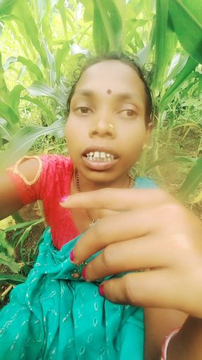 Sister-in-law called me to the field of maize today and sister-in-law sucked my cock and removed the water, then I picked up sister-in-law's two legs and fucked my sister-in-law loudly.