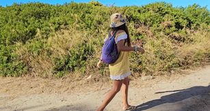 Sexy Hairy MILF Without Panties on the Beach and Pees Outdoor