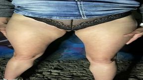 je me caresse dans un bois (gratuit pour les fans)on se promenait dans les bois...