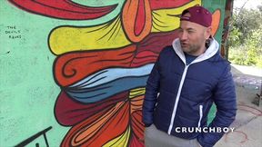 jess lui baise son cul muscle en exhib sur les lieux de drague