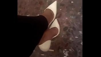 Los tacones blancos de mi bella novia