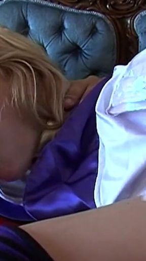 My Threesome with My Boyfriend. I Like to Suck the Horny Cocks!