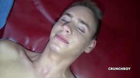 puceau a 18 ANS se fait baiser le cul