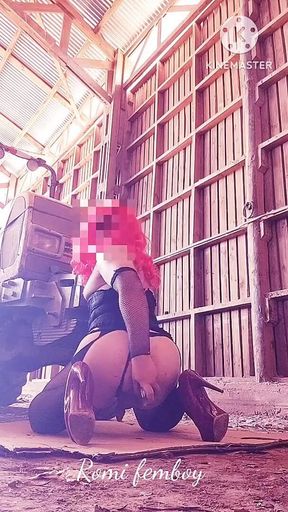 Femboy fuck ass in tractor