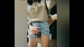 短褲高潮自慰射精