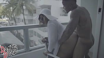 Big Booty Latina Shanice Luv Gets A Balcony BBC Dick Down In Front Of Everyone At Xbiz Miami And Squirts