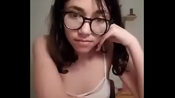 Nombre? Min 35:26 muestra tetas
