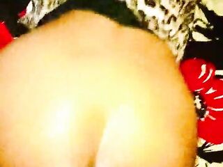 Slender creamy Black throwing it back