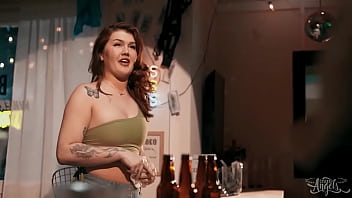TRANS ANGELS - King Noire Fucks Bar Workers Daisy Taylor And Kalli Grace, Then Gives Them A Double Facial