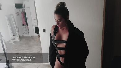 La Tigra's big boobs spread legs for you