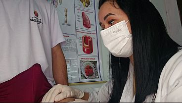 Aluno &eacute_ consultado pela Enfermeira da Universidade