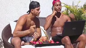 Eu E Meu Amigo Metemos Pica No Personal Da Academia 9 Min