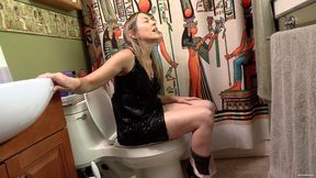 Struggling To Make It In Time (4K) - Sinthia Bee