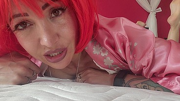 ChantalChannel - la bella italiana parla sporco, squirta e piscia- squirt feet and dirty talk