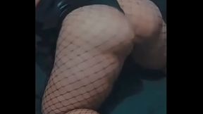 Ninasirenaa moviendo su culote