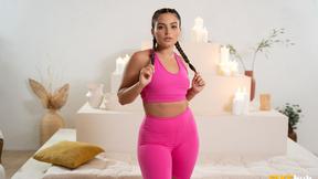 ”Weird yoga lesson with PAWG Ariana Van X”