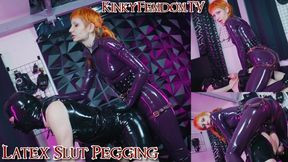 Latex Slut Pegging 4K ft Latex Mistress Vera Violette Charlie Caged