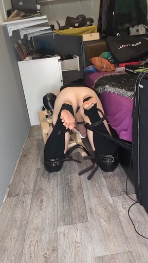 bedsto bed dildo in muzzel humping wand