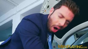 Horny businessman Dario Beck penetrated by Gustavo Cruz