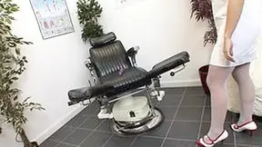 Arzthelferin Hat In Der Pause Spass Mit Ihrem Dildo Und Wird Gefickt