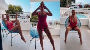 petite exhib sur le balcon avant d aller passer la journee a la piscine en ...