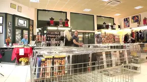 Italian Stallion punishes pretty girl's gape with toys