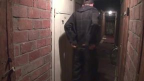 Romeo fucked by a bad boy in a discreet basement
