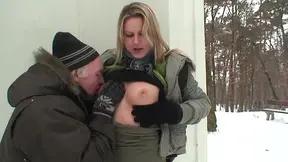 Quick winter bj and facial on a hot outdoor milf