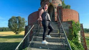 YY226 - Ballgagged sightseeing