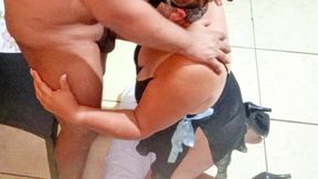 Full Video of Oral Sex of the Cleaning Lady I Pay Her Tip with My Cock