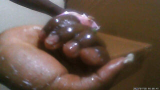 Onani, desi, anime, gabende, fisting, far, kontor, kjole – hjemmelavet solopige klip med amatør unge transvestitter, homoseksuelle, stor sort pik bliver analt kneppet