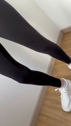 ANAL 👅 CLOSE UP: I wear leggings all day without underwear and dream when someone takes them off   Clip 1