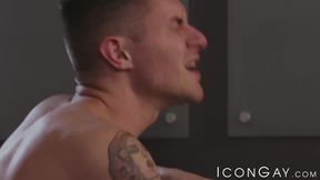 Tristan Hunter wakes up with Zak Bishops mouth on his cock