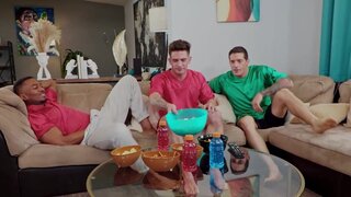 Casual day leads to a threesome for these hung lads
