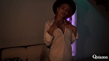 I'm Miranda Banks, a red-haired Latina and paisa, I have a lot to show you, I'm sexy, daring, hot and wanting cock all the time