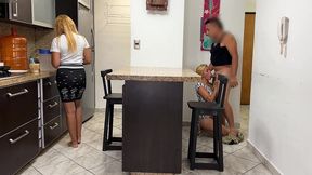 me gusta cojer a mi cunada mientras mi novia esta cocinando es muy excitante que nos pueda descubrir