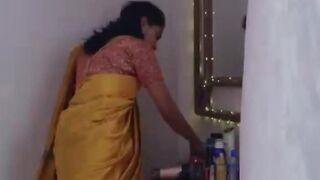 DIWANE PAER 2024 Hindi Hot Web Series Yessma Episode 01 2