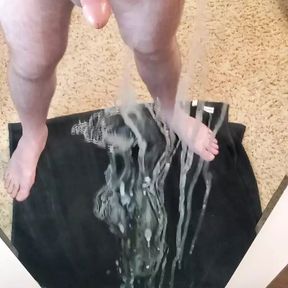 Triple cumshot in front of the mirror