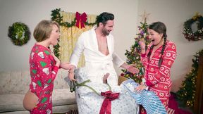 Allie Haze and Harley Jade are deepthroating his hard rod